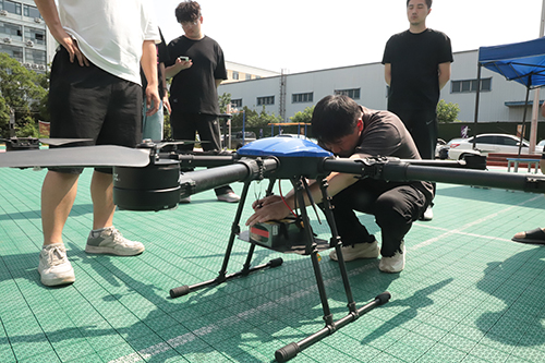 <a href=http://njxh.cn target=_blank class=infotextkey>高中</a>辍学出来学什么技能好？